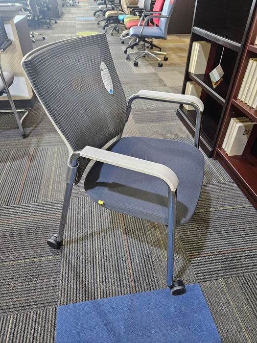Oroblanco Guest Chair With Casters