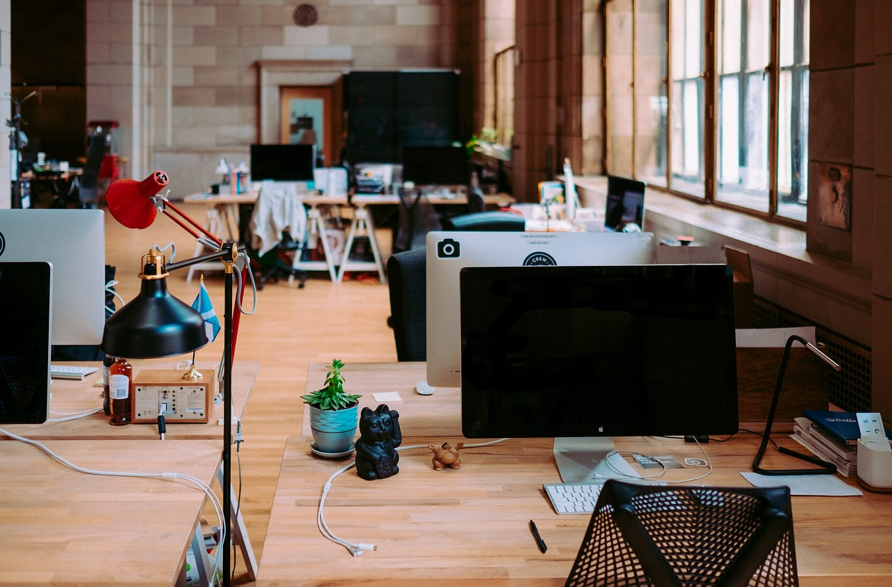 Table vs Desk - Freedman's Office Furniture - Main