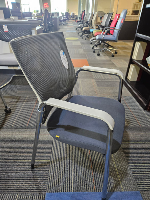 Oroblanco Guest Chair