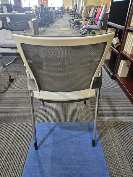 Oroblanco Guest Chair