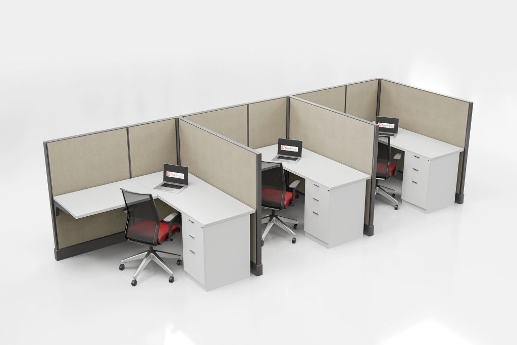 5'x5' 53'' H 3 Person Cubicle Straw